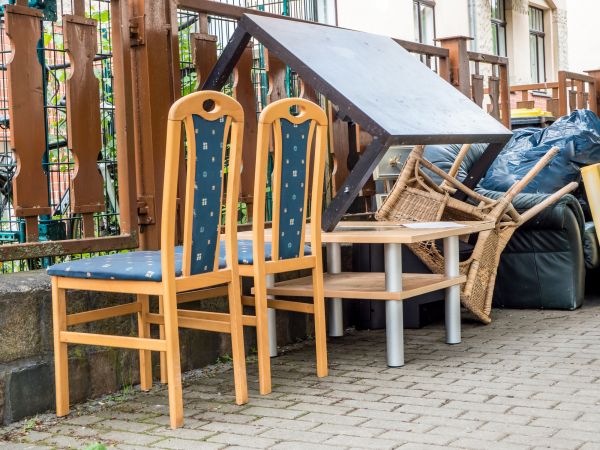 Table Disposal in Rotonda West